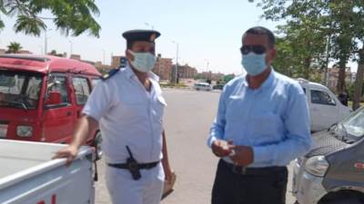 رفع وإزالة الإشغالات بالمجمعات التجارية.. وتحرير 20 محضر مخالفة بالشروق