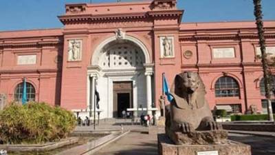 «العناني» يبحث مع لجنة التطوير مستقبل المتحف المصري بالتحرير