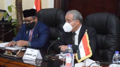 تفاصيل مباحثات وزير التموين مع نظيره الماليزي لتبادل الخبرات بمجال إنتاج الزيوت
