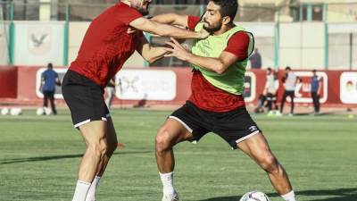 تفاصيل اشتباك على معلول وأيمن أشرف بالأيد في مران الأهلي