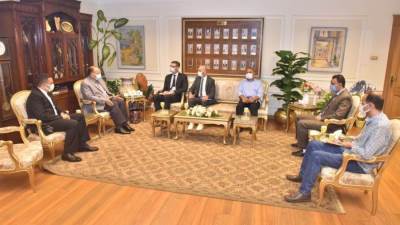 عصام سعد يلتقي الفريق الاستشاري لمشروعات إدارة المخلفات الصلبة