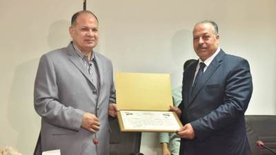 محافظ أسيوط يكرم المهندس نبيل الطيبي لترقيته سكرتير عام الدقهلية 