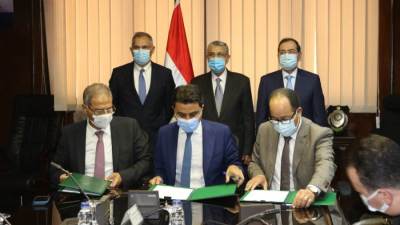 مذكرة تفاهم بين «القابضة للكهرباء» و«إيجاس» و«إينى» لإنتاج الهيدروجين