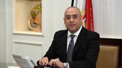 حملات لإزالة الإشغالات وضبط المخالفات بـ العاشر و6 أكتوبر وبرج العرب