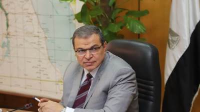 «القوى العاملة» تمنح 30 ألف جنيه للعمالة غير المنتظمة بالسويس