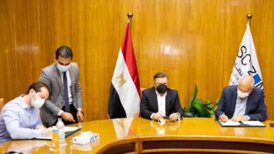 «اقتصادية قناة السويس»: إنشاء مركز لوجيستي لـ«مرسيدس» في العين السخنة