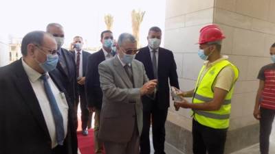 وزير الكهرباء يباشر أول يوم عمل من مقر الوزارة بالعاصمة الإدارية