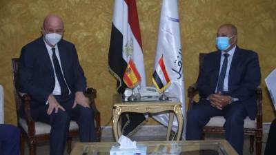 تفاصيل مباحثات وزير النقل والسفير الاسباني بالقاهرة لتدعيم التعاون المشترك