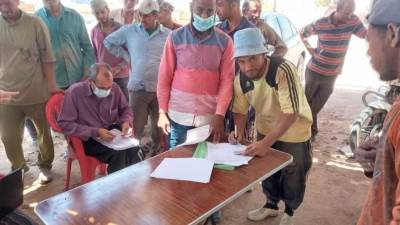 صرف 61 ألف جنيه منح ل العمالة غير المنتظمة بالقليوبية