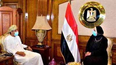 تفاصيل مباحثات وزيرة التجارة وسفير سلطنة عمان لتعزيز التعاون الاقتصادي والاستثماري