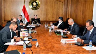 وزيرة التجارة تترأس اجتماع مجلس إدارة مركز تحديث الصناعة.. اعرف الكواليس