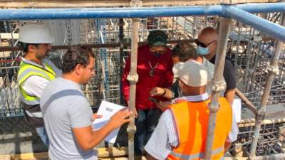 «الإسكان» تواصل رفع كفاءة وتطوير الطرق بالحي الثالث بمدينة العاشر من رمضان