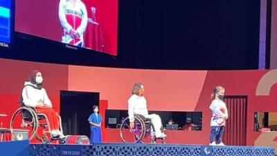 وزير الرياضة يهنيء شريف عثمان ورحاب رضوان بفضيتي رفع الأثقال