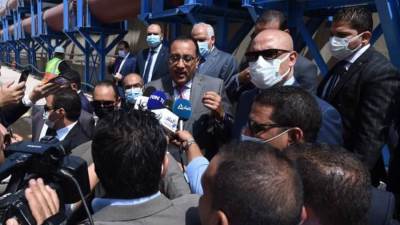 رئيس الوزراء يتفقد محطة مياه معالجة الصرف الصحي بـ«أبو رواش»