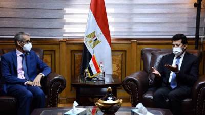 وزير الشباب يشهد توقيع مذكرة تفاهم مع معهد البحوث والدراسات العربية