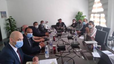 البيئة: مراجعة 4200 استمارة للمتقدمين وبحث معايير للمهن وتراخيص مزاولة المهنة