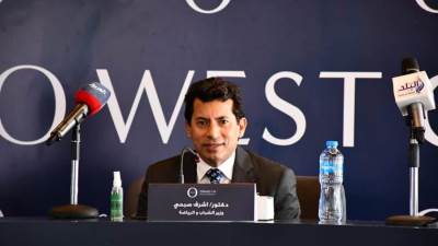 وزير الرياضة يضع حجر أساس إنشاء نادي O west Club بـ6 أكتوبر