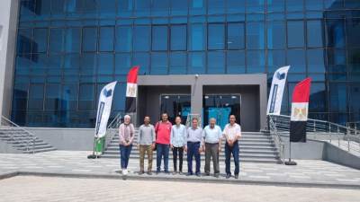 رئيس «قنا الجديدة» يتفقد مدرسة خاصة بالمدينة استعداداً لتشغيلها 