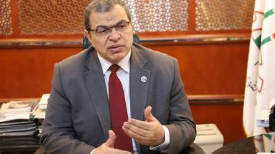 «القوى العاملة» تصرف 250 ألف جنيه للعمالة غير المنتظمة بالجيزة