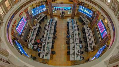 الارتفاع يخيم على مؤشرات البورصة بمنتصف تعاملات جلسة الأربعاء