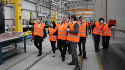 كواليس جولة وزير النقل لتفقد مراحل تصنيع 6 قطارات تالجو بإسبانيا