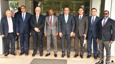 دعوة وزير البنية التحتية الكونغولى لزيارة مصر والاطلاع على تجربة تنفيذ المشروعات القومية 