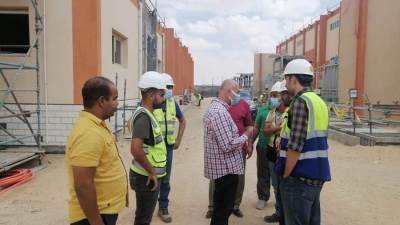 مسئولو «العاشر من رمضان» يتفقدون أعمال محطة كهرباء S13 لخدمة منطقة المطورين