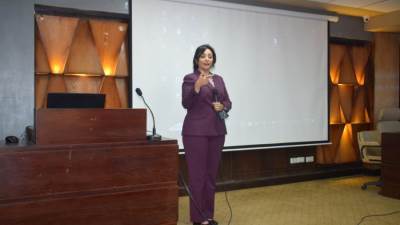 غادة شلبي تشهد الجلسة التدريبية لوحدة الحسابات الفرعية بوزارة السياحة (صور)