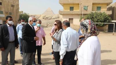 محافظ الجيزة يوجه بسرعة تسكين أهالى سن العجوز للسكن الحضارى البديل
