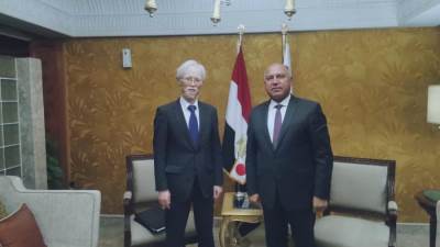 وزير النقل يلتقي السفير الياباني بالقاهرة بمناسبة انتهاء فترة عمله في مصر