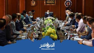 مدبولي يتفقد المشروعات التنموية والخدمية بالسويس ويبدأ جولته بلقاء نواب البرلمان