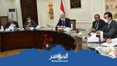 وزير الإسكان يتابع سير العمل بمنطقة الأعمال المركزية بالعاصمة الإدارية