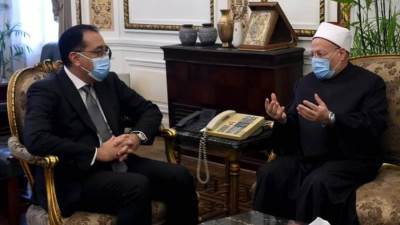 المفتي يستعرض رؤية دار الإفتاء المستقبلية أمام رئيس الوزراء