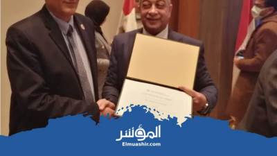 تكريم أحمد عبد الواحد رئيس شعبة الجمارك بالغرف التجارية