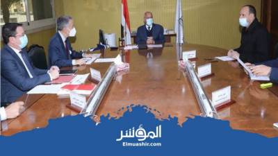 وزير النقل يبحث مع وفد تالجو الإسبانية توريد ٧ قطارات فاخرة