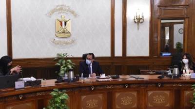 رئيس الوزراء يستعرض مع وزيرة التعاون الدولي مشروعات الوزارة لعام ٢٠٢٢