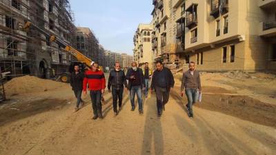  مسئولو " الإسكان" يتفقدون مشروع تطوير منطقة سور مجرى العيون بالقاهرة