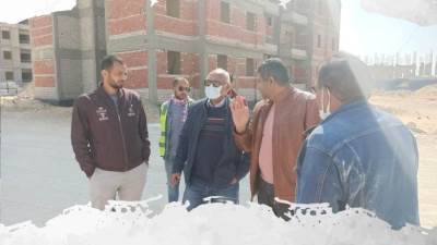 «طلعت وهمام» يتفقدان المشروعات الجاري تنفيذها بمدينة 15 مايو