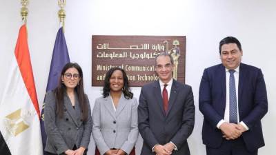 وزير الاتصالات: توقيع بروتوكول تعاون بين المصرية للاتصالات وشركة  "IBM"