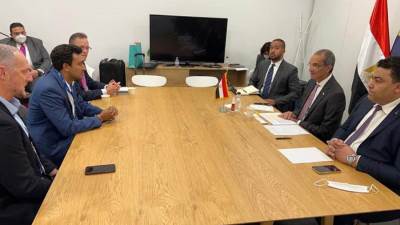 عمرو طلعت يناقش مع شركة "بهارتي ايرتيل" التعاون في مجال الكابلات البحرية