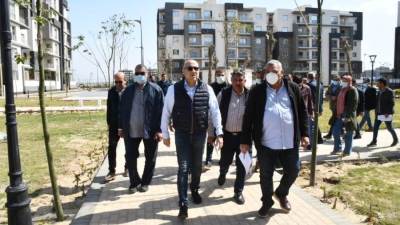 وزير الإسكان يتفقد المشروعات السكنية المتنوعة بالمنصورة الجديدة