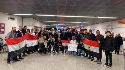 الهلال الأحمر المصري: نقل الطلاب المصريين النازحين من أوكرانيا عبر حدود بولندا إلى المطار