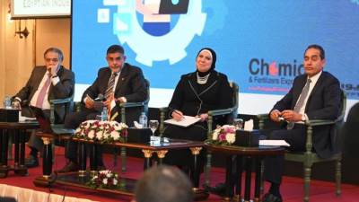 نيفين جامع : الوزارة أعدت قائمة ب83 فرصة استثمارية لتصنيع منتجات محلية 