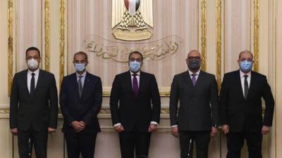 رئيس الوزراء يشهد مراسم توقيع بروتوكولى تعاون بين وزارتى الاتصالات والإسكان 