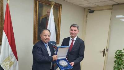 وزير المالية يستعرض جهود توفير مناخ جاذب للاستثمار الأجنبي