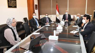وزير الإسكان يستعرض مسودة الدليل الإرشادي للحفاظ على الطابع المعماري