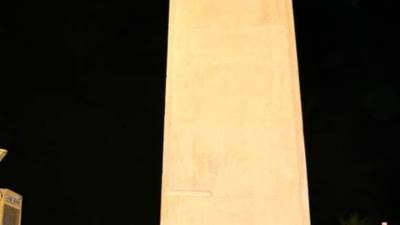 مصطفى وزيري:  ترميم وإقامة مسلة الملكة حتشبسوت بالكرنك