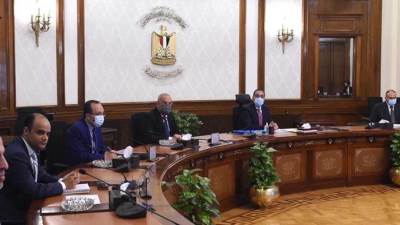 رئيس الوزراء يستعرض مقترحا لتطوير المنطقة الغربية بالعلمين الجديدة 