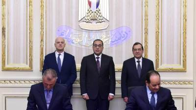 رئيس الوزراء يشهد مراسم التوقيع على اتفاق للتعاون في الغاز الطبيعي 