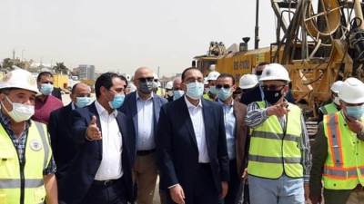 رئيس الوزراء يتفقد أعمال تنفيذ محطة مترو أنفاق المتحف المصري الكبير